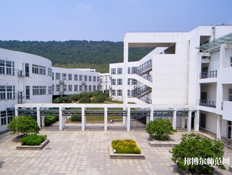 蘇州師范大學文正學院招生辦聯(lián)系電話