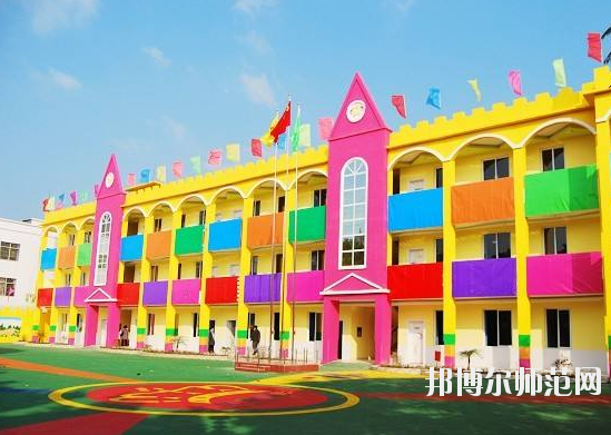 湖北2020年女生讀幼師學校學什么好