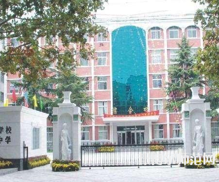 河南2020年幼師學(xué)校中專升大?？际裁? width=