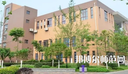 2023年郫縣友愛(ài)職業(yè)技術(shù)幼兒師范學(xué)校報(bào)名條件、招生對(duì)象